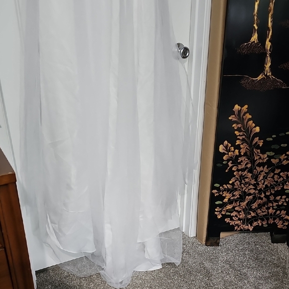 David's Bridal White Tulle Strapless Beaded Gown - Picture 6 of 7